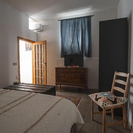 Lovely Bedroom In The Heart Of Daire Napoli